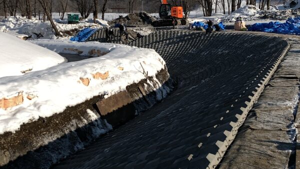 河川連結ブロック施工